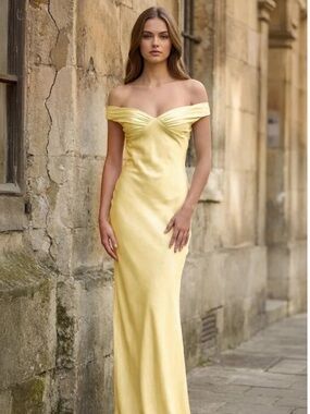Off-Shoulder Satin Evening Dress in Pale Yellow